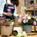 business-owner-flower-shop_1421-2051